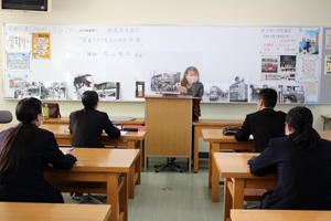 今日は教室いっぱいの受講生で昭和時代へタイムスリップ