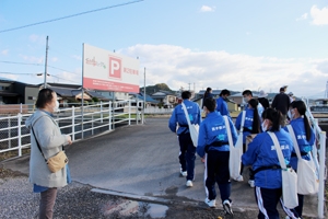 新居浜市国際交流協会の土井美智子さんがお見送りに駆けつけてくださいました