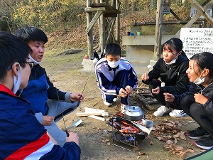 焼きマシュマロについて力説中！小さい時の経験って大事なんですね！