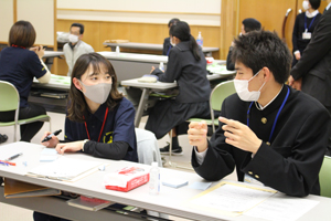 大学生と高校生の年齢の近さが学びを深めます