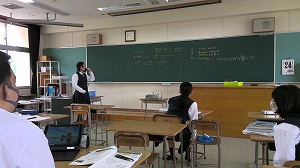 最初は恥ずかしがっている様子でしたが、今楽しんでくれていると思っています。