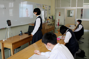 質問している生徒の様子