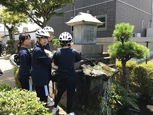 平成の名水百選に「つづら淵」の湧き水を堪能。