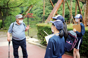 当時について語る河野義隆さん