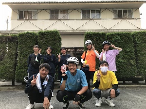 無事完走後に記念撮影 誇らしげ? 無事完走後に記念撮影 誇らしげ?