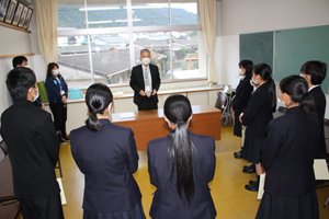 藤田和久課長さんのお話の様子