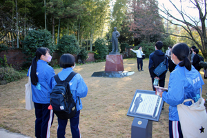 愛媛大学生も研修に訪れていました