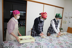 お弁当の準備の様子