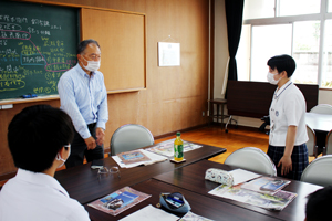 生徒代表が謝辞を申し上げている様子