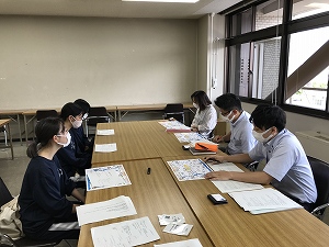 班長が中心になって今まで考えてきたことを必死で伝えました。 班長が中心になって今まで考えてきたことを必死で伝えました。