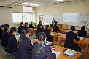 地域共創系列と国際教養系列での合同学習会となりました