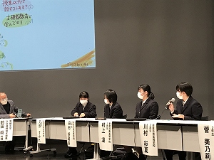 ２年次生は時間がなく、あまり打ち合わせできませんでしたが、積極的に意見を言ってくれました。