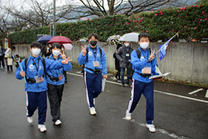  雨にもマケズ、高校生パワーで盛り上げます！