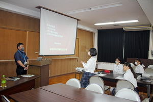 生徒による謝辞の様子